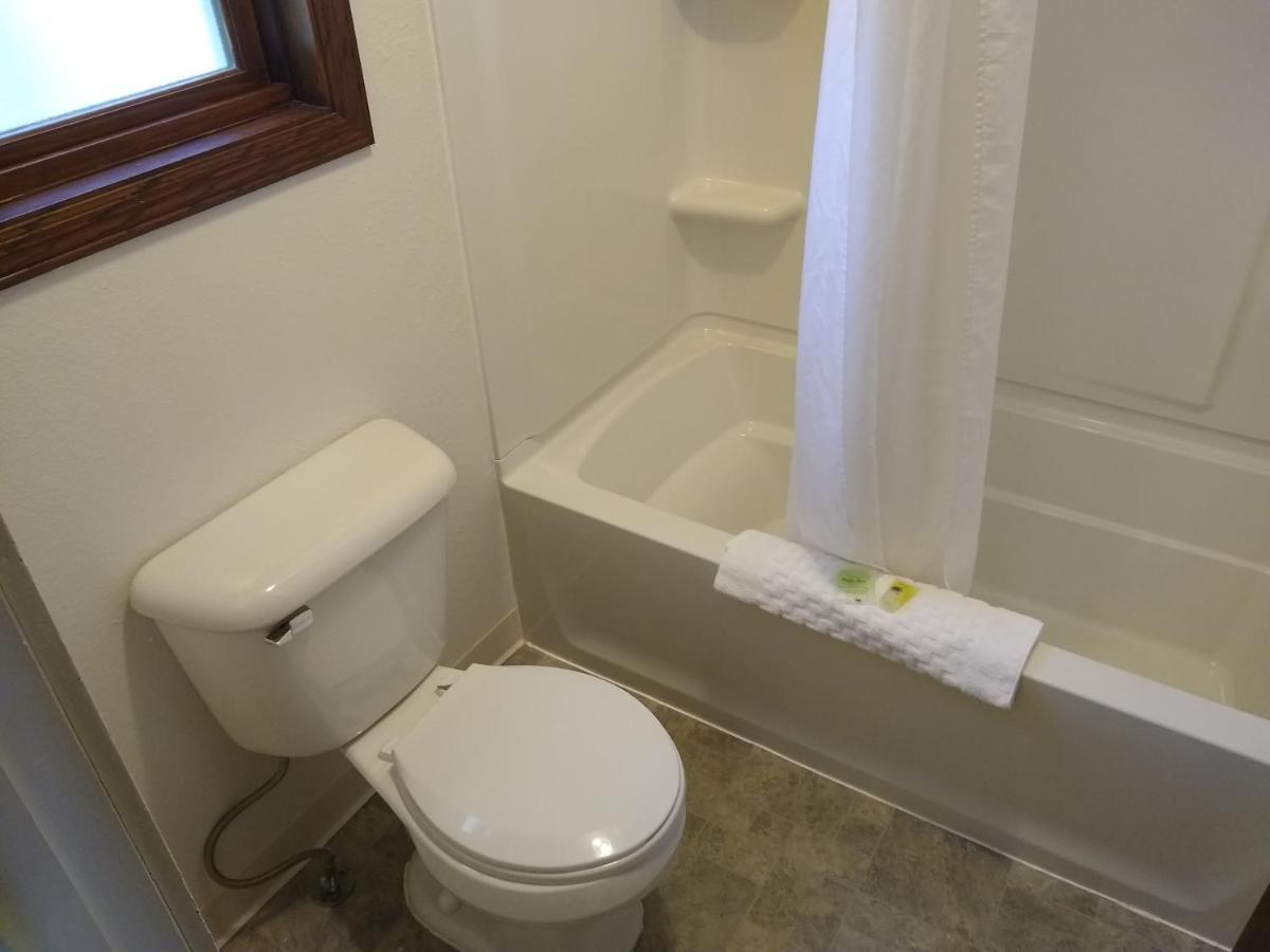 Townhouse Motel Lusk Экстерьер фото